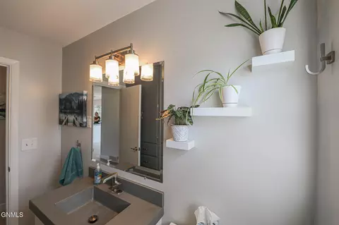 Bath - 1817 E Ave E, Bismarck, ND 58501 photo 3 of 8