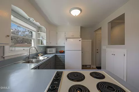 Kitchen - 1817 E Ave E, Bismarck, ND 58501 photo 3 of 5