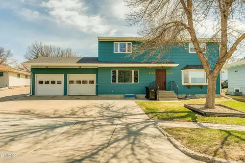 2127 Boulevard Ave E, Bismarck, ND 58501