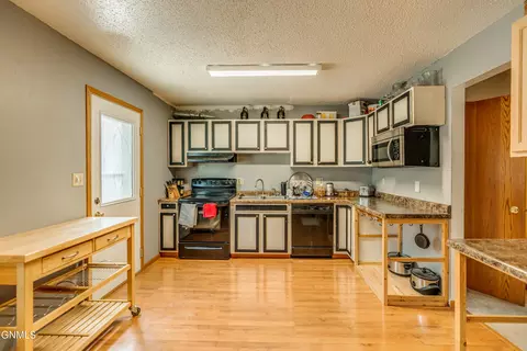 2127 Boulevard Ave E, Bismarck, ND 58501 photo 12