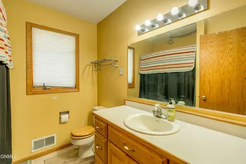 2127 Boulevard Ave E, Bismarck, ND 58501 photo 20