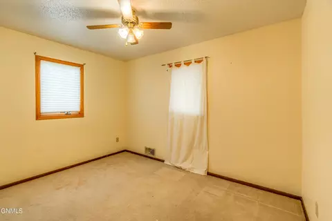 2127 Boulevard Ave E, Bismarck, ND 58501 photo 18