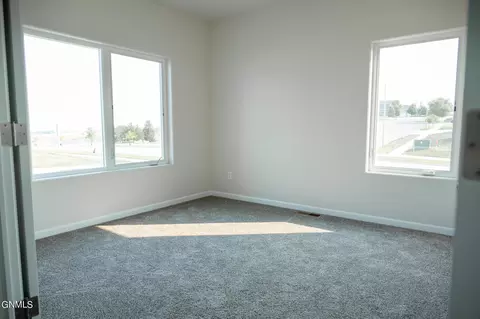 Bedroom - 4837 Cornice Lp, Bismarck, ND 58503 photo 1 of 10