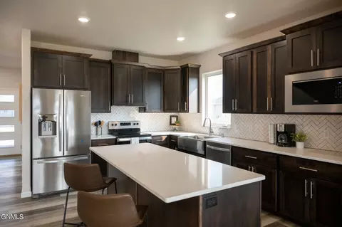 Kitchen - 4837 Cornice Lp, Bismarck, ND 58503 photo 1 of 5