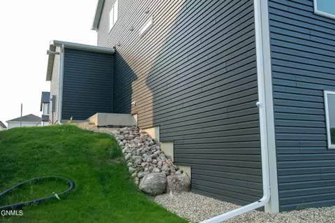 Exterior - 4837 Cornice Lp, Bismarck, ND 58503 photo 7 of 10