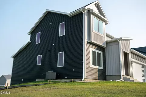 Exterior - 4837 Cornice Lp, Bismarck, ND 58503 photo 3 of 10
