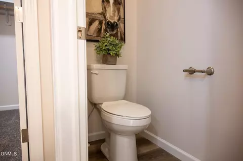 Bath - 4837 Cornice Lp, Bismarck, ND 58503 photo 5 of 10