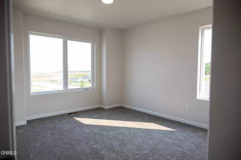 Bedroom - 4837 Cornice Lp, Bismarck, ND 58503 photo 4 of 10