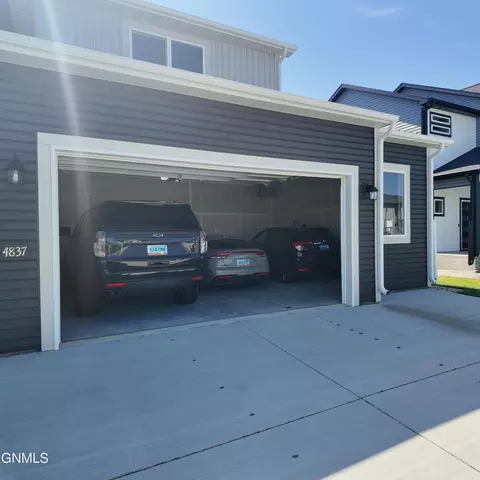 Exterior - 4837 Cornice Lp, Bismarck, ND 58503 photo 10 of 10