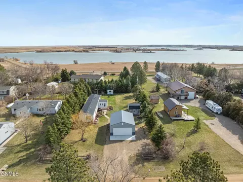 1680 29b Ave Nw Ave NW, Coleharbor, ND 58531