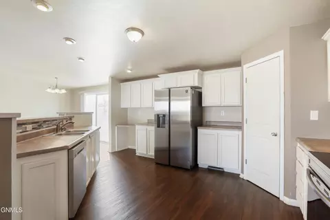 14320 50t Way, Williston, ND 58801 photo 8