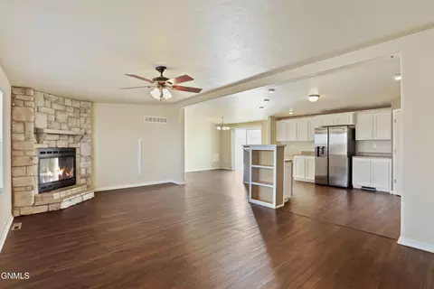 14320 50t Way, Williston, ND 58801 photo 2
