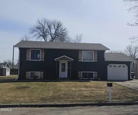 1810 6th Ave NE, Jamestown, ND 58401