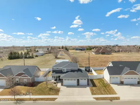 6815 University Ave N, Williston, ND 58801 photo 9