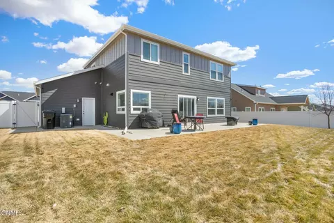 6815 University Ave N, Williston, ND 58801 photo 5