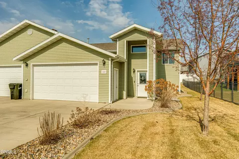 5408 Normandy St, Bismarck, ND 58503