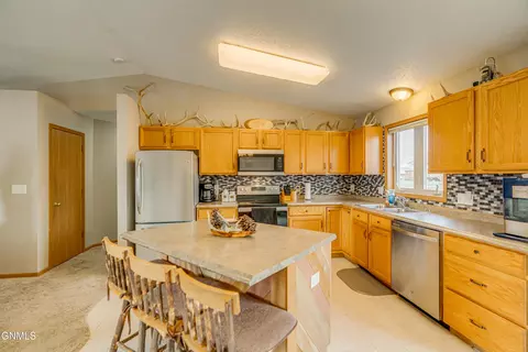 2000 Union Loop NW, Mandan, ND 58554 photo 10