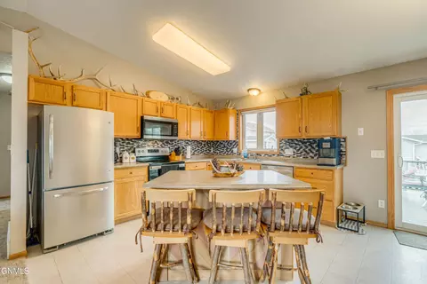 2000 Union Loop NW, Mandan, ND 58554 photo 9