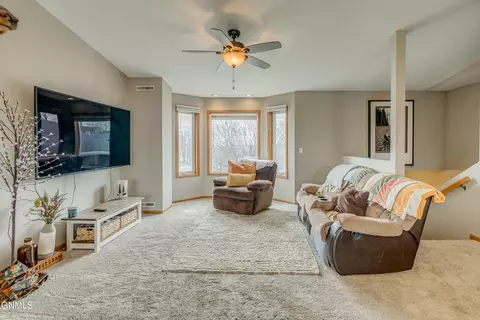 2000 Union Loop NW, Mandan, ND 58554 photo 6