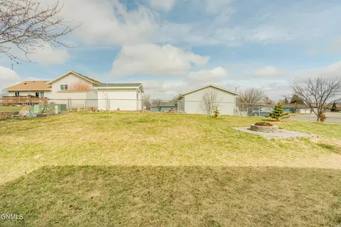 2000 Union Loop NW, Mandan, ND 58554 photo 34