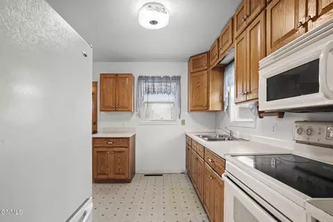 708 13th Ave W, Williston, ND 58801 photo 25