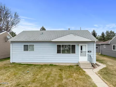 708 13th Ave W, Williston, ND 58801