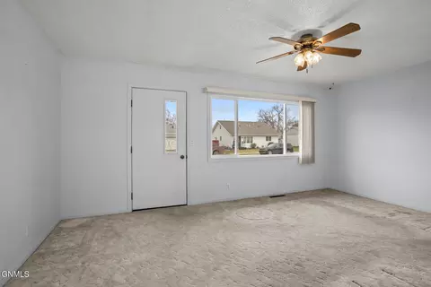 708 13th Ave W, Williston, ND 58801 photo 16