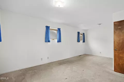 708 13th Ave W, Williston, ND 58801 photo 22
