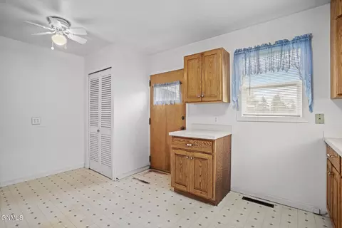 708 13th Ave W, Williston, ND 58801 photo 27