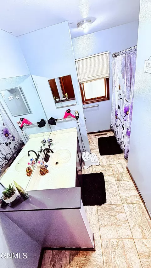 1712 Rose Ln, Williston, ND 58801 photo 26