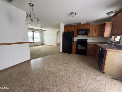 460 Central Ave E, Velva, ND 58790 photo 5