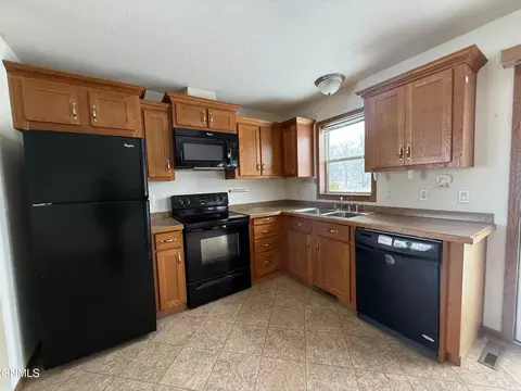 460 Central Ave E, Velva, ND 58790 photo 7