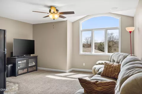 4112 Shorefront Pl SE, Mandan, ND 58554 photo 30