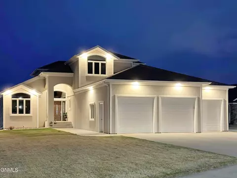 4112 Shorefront Pl SE, Mandan, ND 58554 photo 3