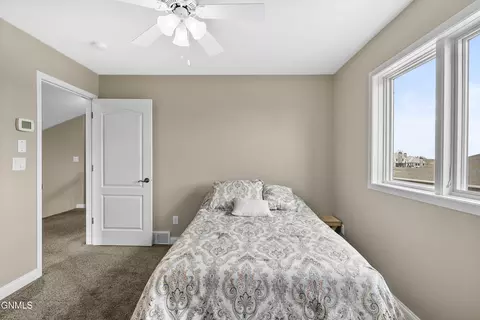 4112 Shorefront Pl SE, Mandan, ND 58554 photo 34