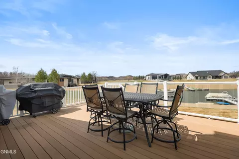 4112 Shorefront Pl SE, Mandan, ND 58554 photo 41