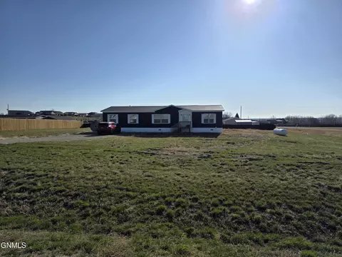 4806 Knoll Ave, Williston, ND 58801