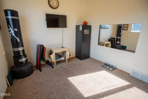 4608 40th Ave NW, Mandan, ND 58554 photo 23