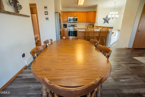 4608 40th Ave NW, Mandan, ND 58554 photo 12