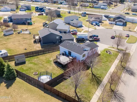 4608 40th Ave NW, Mandan, ND 58554 photo 47