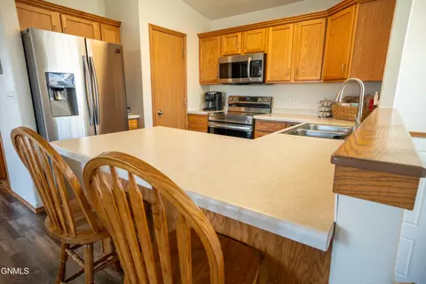 4608 40th Ave NW, Mandan, ND 58554 photo 13