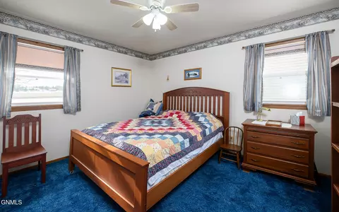 2081 38th St, Mandan, ND 58554 photo 19