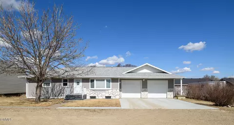 2081 38th St, Mandan, ND 58554 photo 2