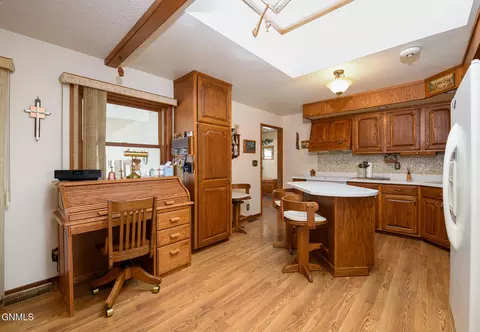 2081 38th St, Mandan, ND 58554 photo 12