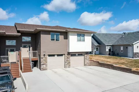 552 Nelson Dr, Bismarck, ND 58503 photo 3