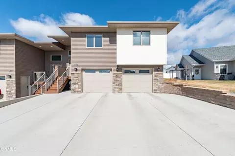 552 Nelson Dr, Bismarck, ND 58503 photo 6