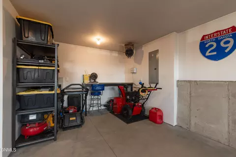 552 Nelson Dr, Bismarck, ND 58503 photo 33