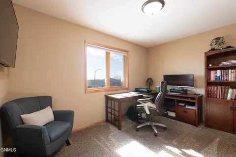 552 Nelson Dr, Bismarck, ND 58503 photo 21
