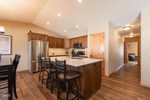 552 Nelson Dr, Bismarck, ND 58503 photo 13