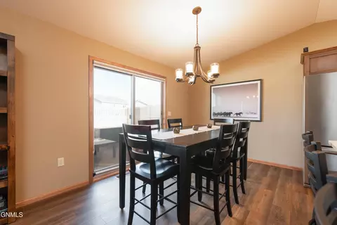 552 Nelson Dr, Bismarck, ND 58503 photo 16